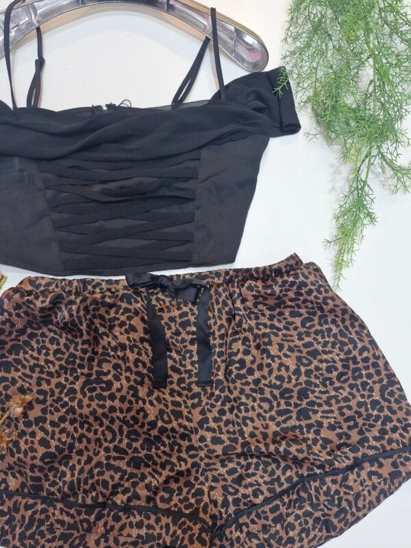 boohoo(L)- primark (xl)  silk - Image 2