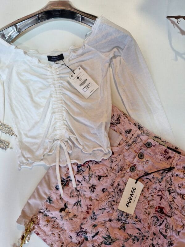 ⁦Bershka-skirt made in Italy⁩ - الصورة ⁦3⁩