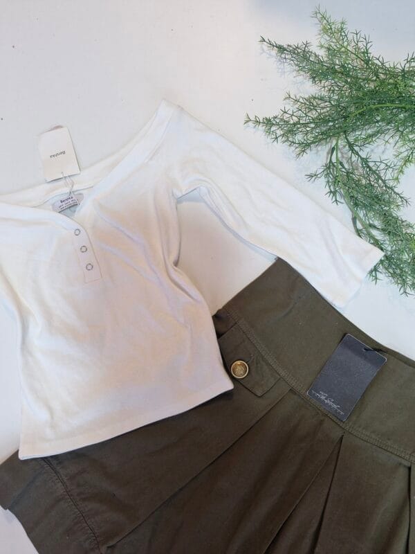 ⁦bershka-skirt made in italy⁩ - الصورة ⁦2⁩