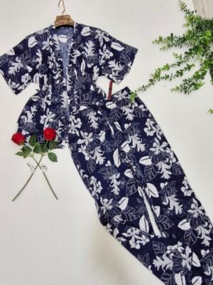 SPLASH-SATIN -Size 14 (70kilo)