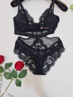 hunkmoller-size m 65-70kilo